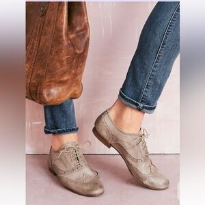 Garnet Hill Felisa Taupe Leather Oxfords. Women's Size 8.5.